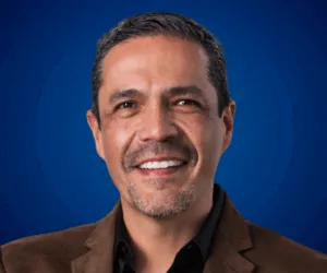 Jorge Saldívar — Conferencista de Estrategia