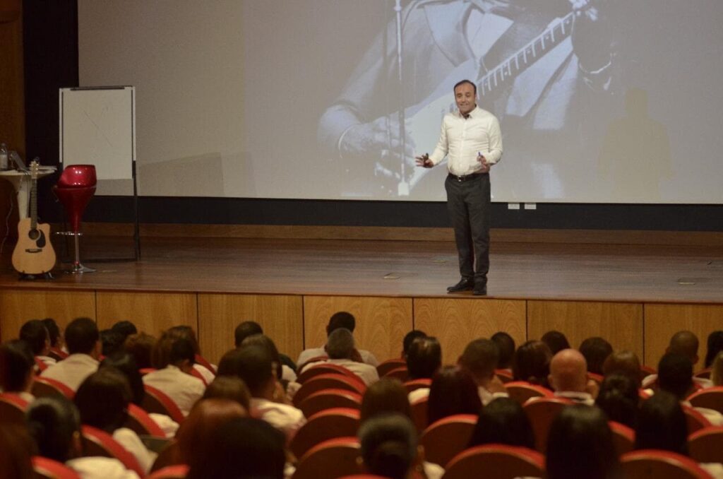 Gonzalo Noya Imagen 3 Conferencias Charlas Motivacionales Latinoamérica